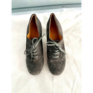 $355 Chie Mihara LaceUp Gray Suede Leather Oxford Style pumps Women Size 38/7.5